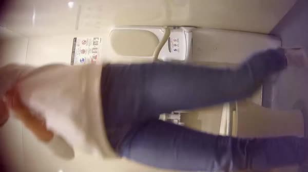 外站最新流出某院校高级学生餐厅坐厕TP学生妹们方便长发黑丝气质美女擦PP的姿势很诱人1080P超清